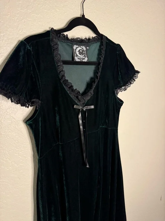 Killstar Dark Emerald Green Velvet Baby Doll Dress with Black Lace Trim - Picture 2 of 13